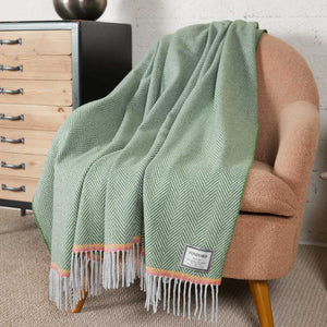 The Barrow Cashmere and Lambswool Throw